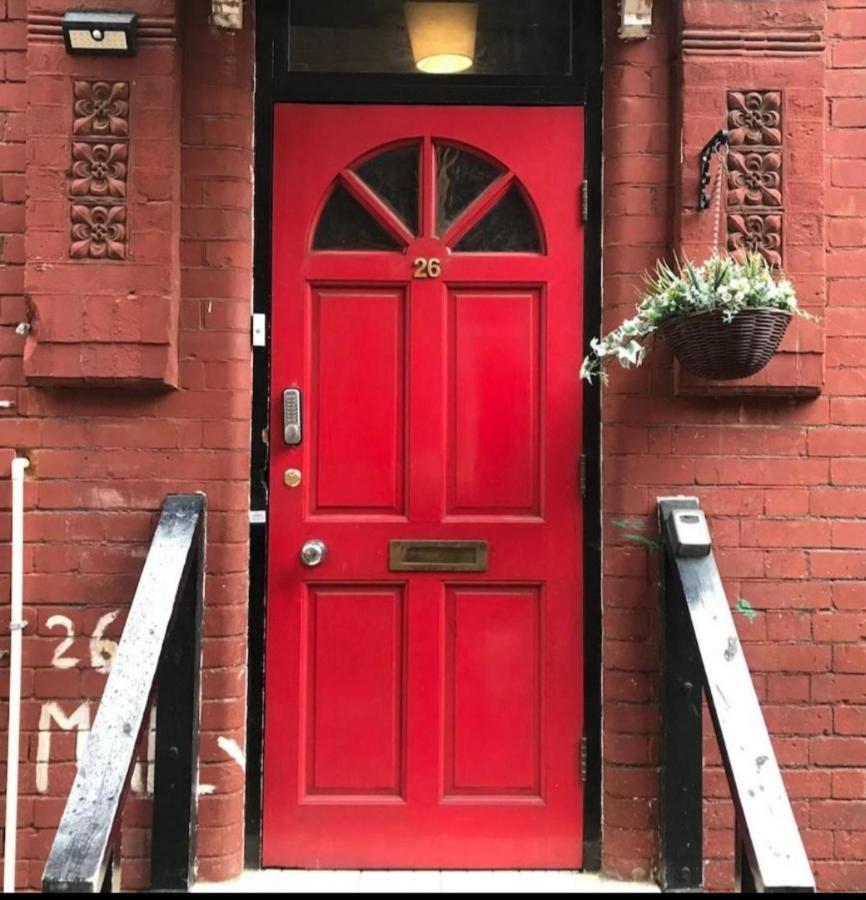 Single Room With Underbed 8 London Exterior photo